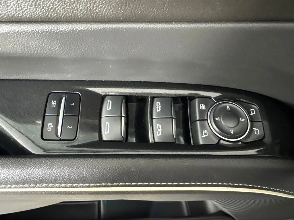 Cadillac Escalade photo 15