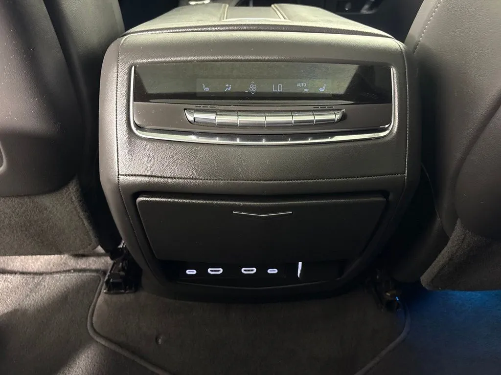 Cadillac Escalade photo 48
