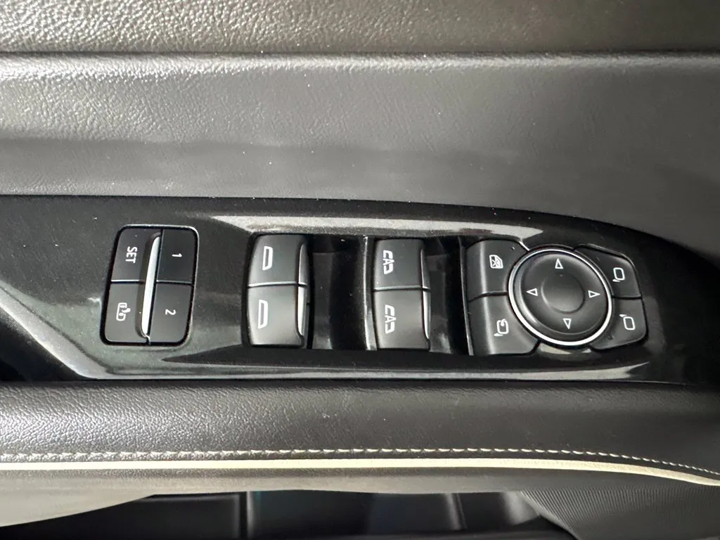 2023 Cadillac Escalade Sport - Photo 19
