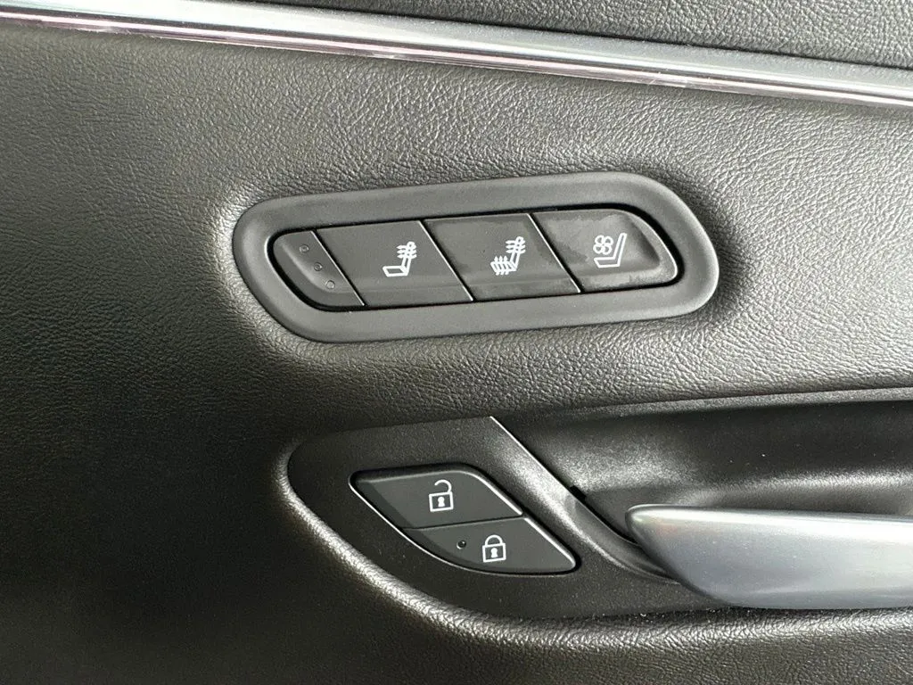 Cadillac Escalade photo 39