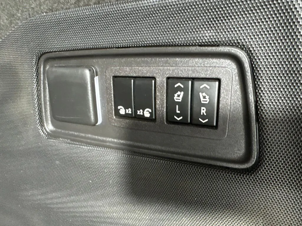 Cadillac Escalade photo 57