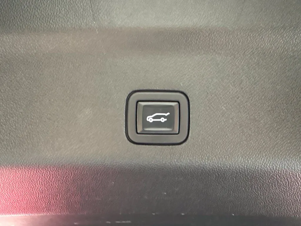 2023 Cadillac Escalade Sport - Photo 62