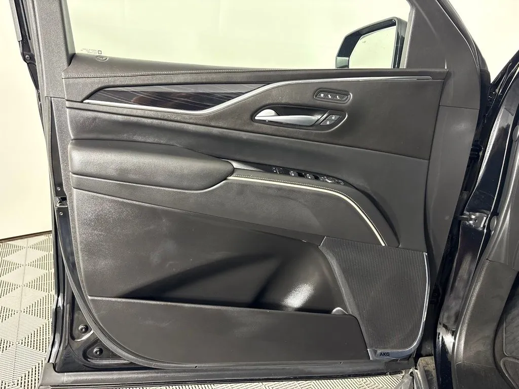 Cadillac Escalade photo 12