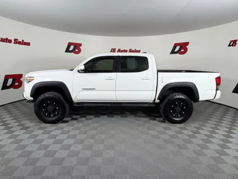 Another view of 2017 Toyota Tacoma TRD Off-Road for sale in Des Arc, AR at D3 Auto Sales - Des Arc, AR