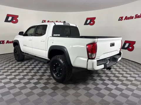 More photos of 2017 Toyota Tacoma TRD Off-Road at D3 Auto Sales - Des Arc, AR, AR