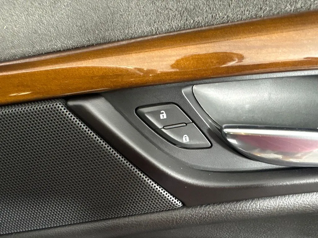 Cadillac Escalade photo 37