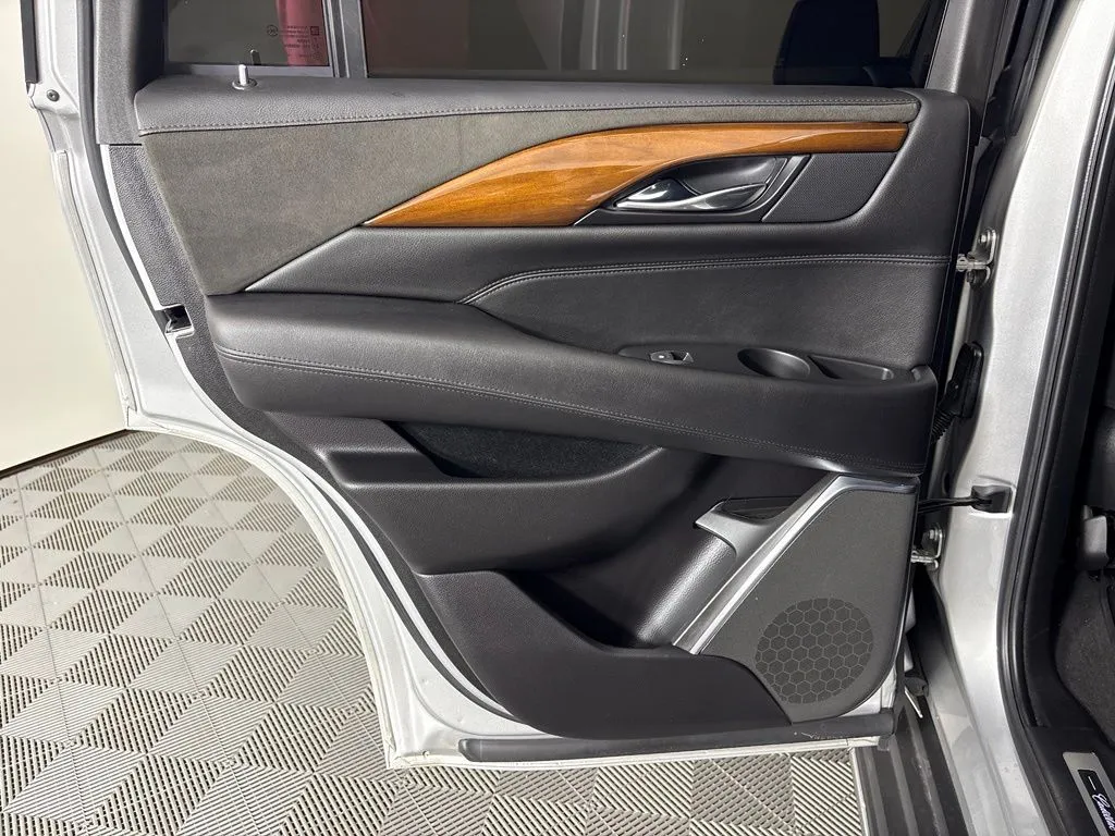 Cadillac Escalade photo 42