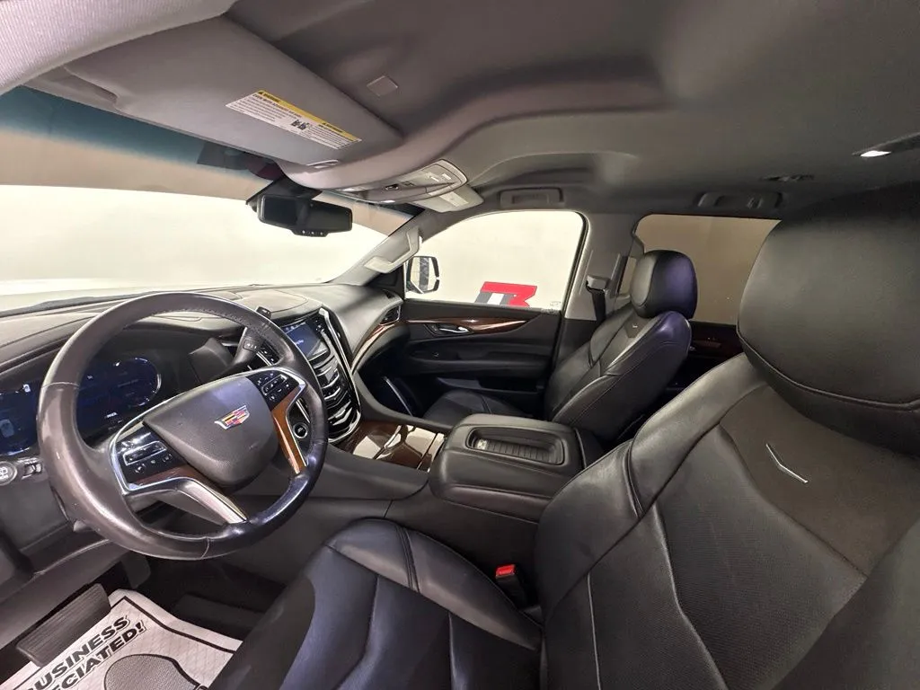 Cadillac Escalade photo 10