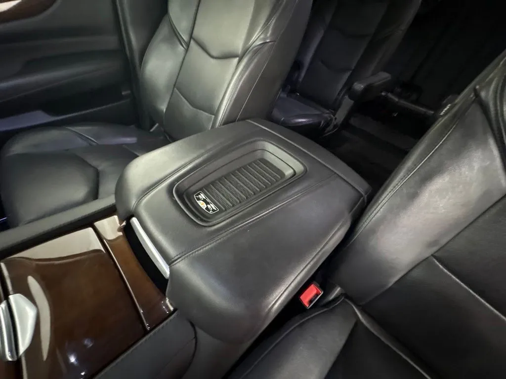 Cadillac Escalade photo 31