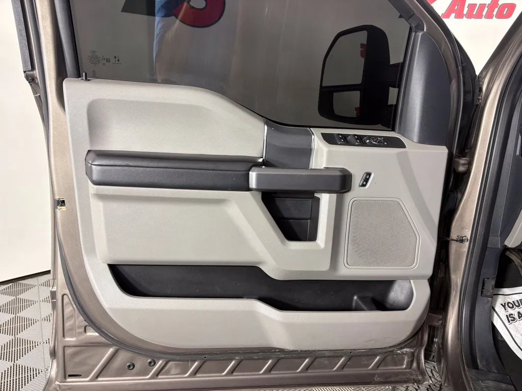Ford F-250SD photo 13