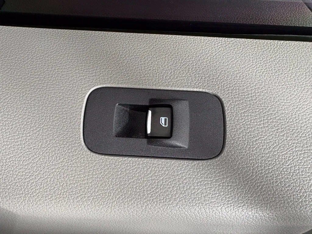 Ford F-250SD photo 38