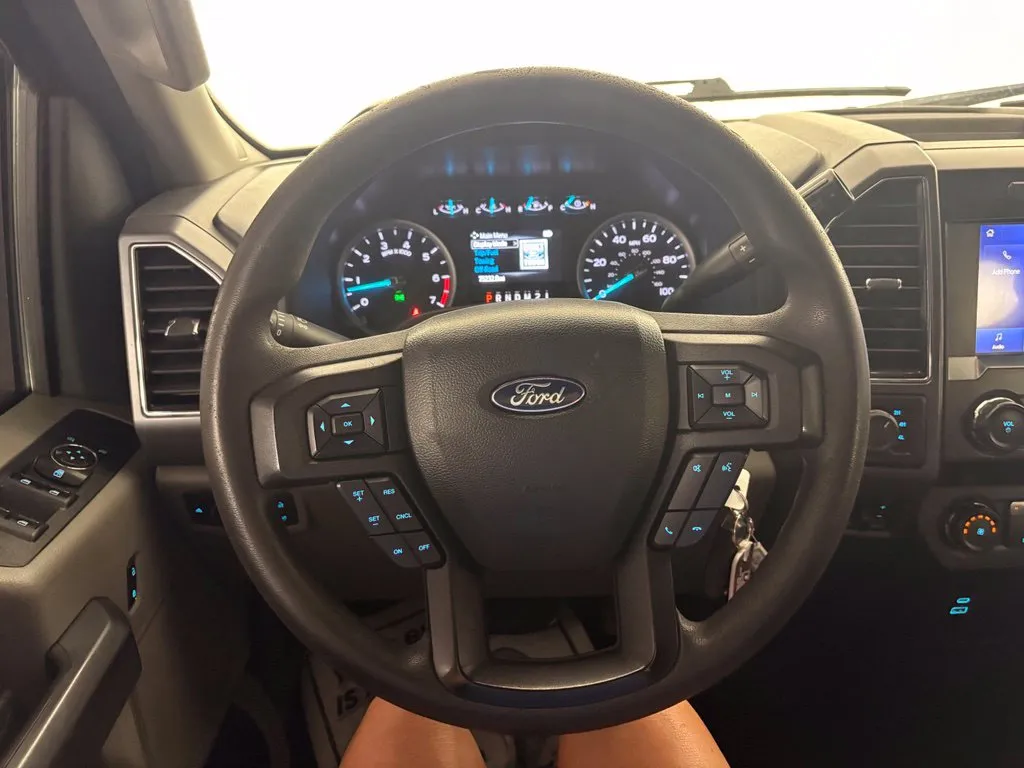 Ford F-250SD photo 18