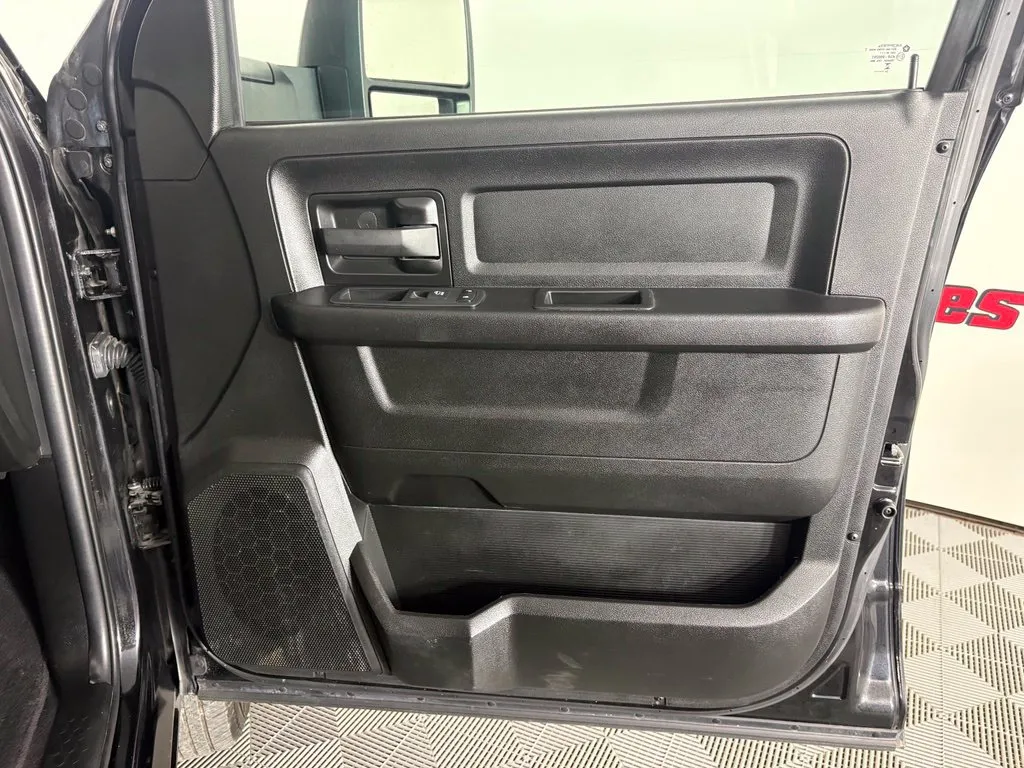 2024 RAM Ram 3500 Pickup Tradesman - Photo 38
