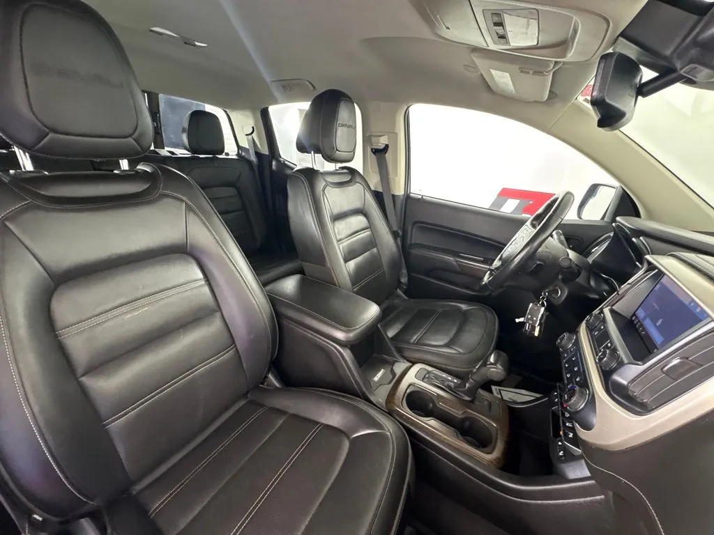 GMC Canyon photo 32