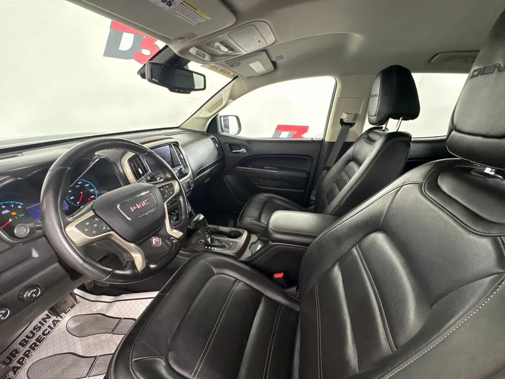 GMC Canyon photo 10