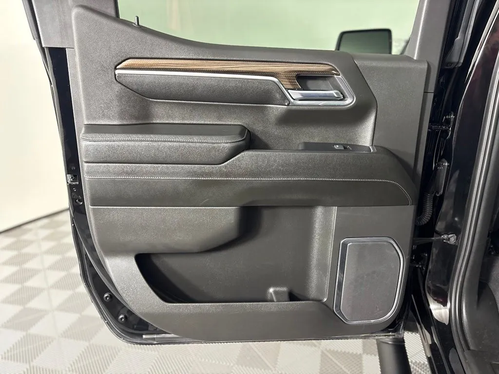 Chevrolet Silverado photo 44
