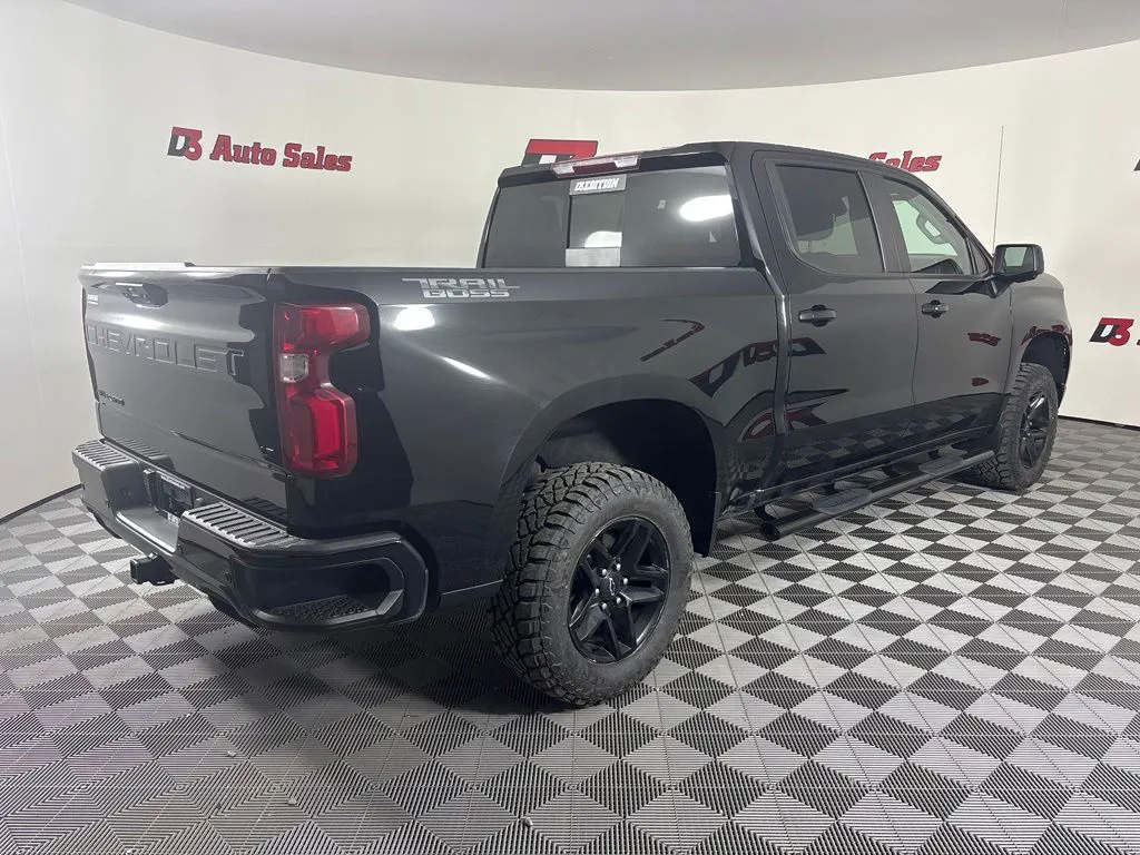 Chevrolet Silverado photo 6