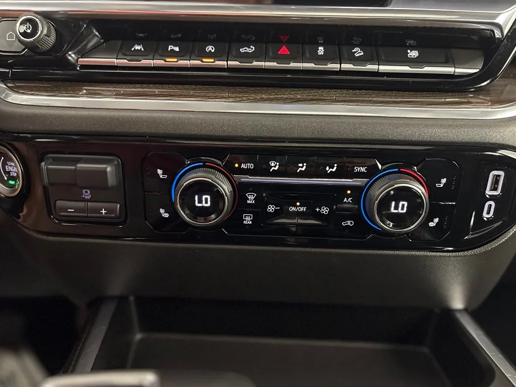 Chevrolet Silverado photo 27