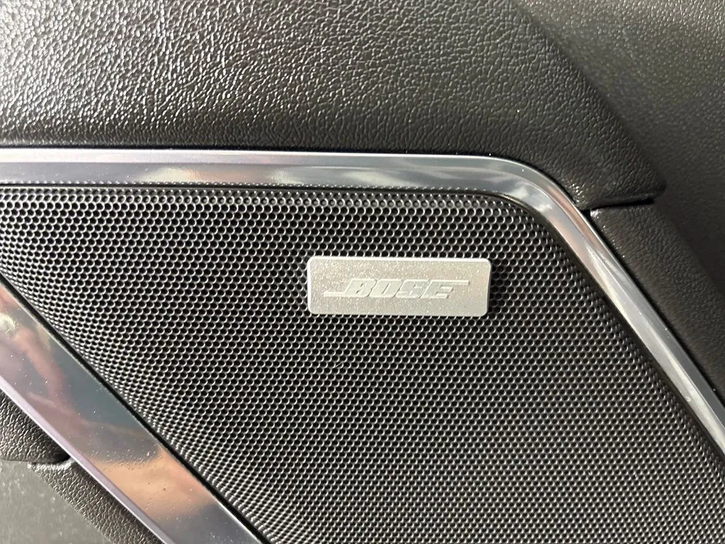 Chevrolet Silverado photo 17
