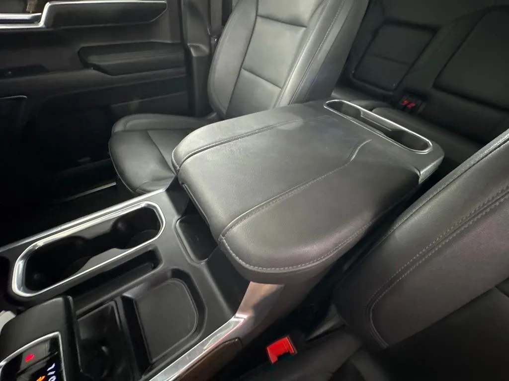 Chevrolet Silverado photo 32