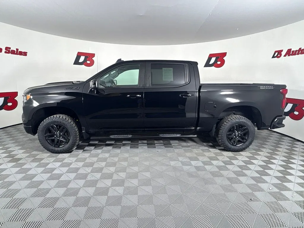 Chevrolet Silverado photo 3