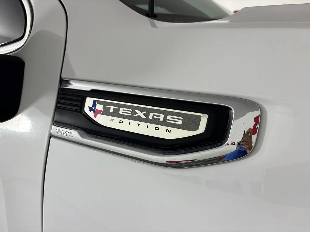 GMC Sierra photo 10