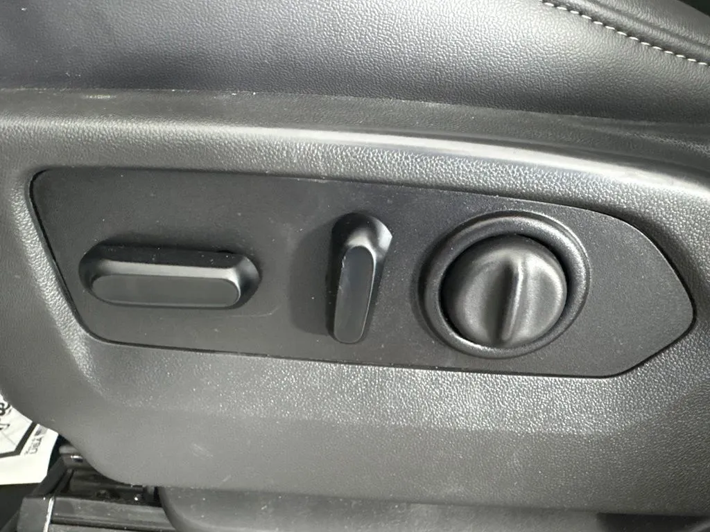 GMC Sierra photo 13