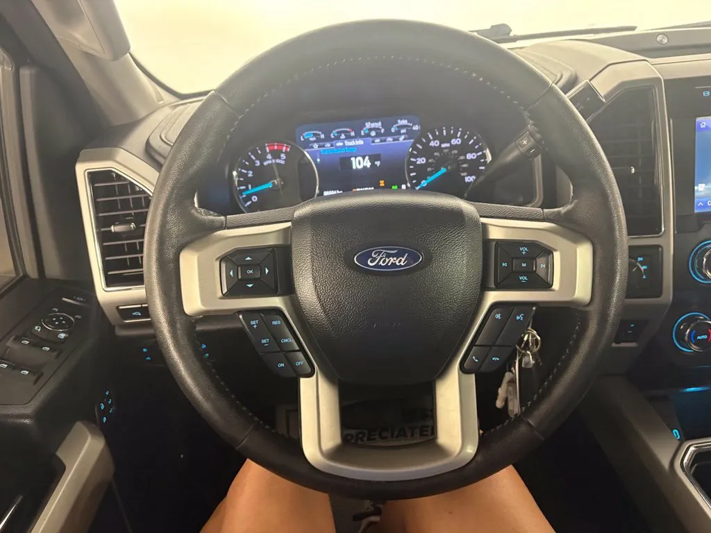 Ford F-250SD photo 22