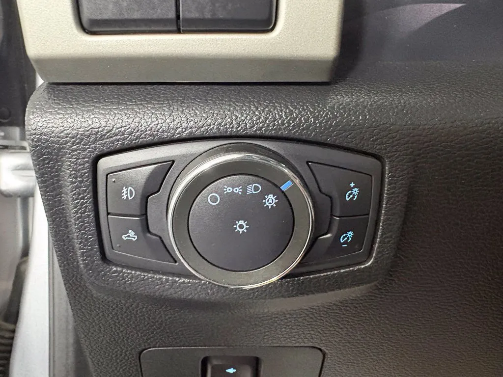 Ford F-250SD photo 20