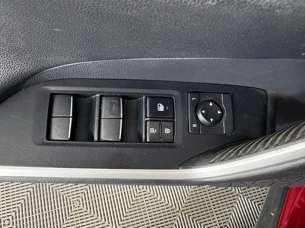 Toyota RAV4 photo 14