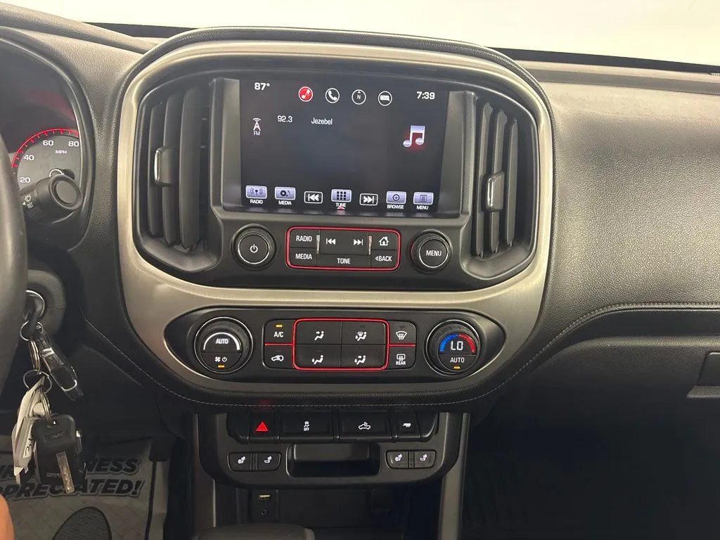 GMC Canyon photo 21