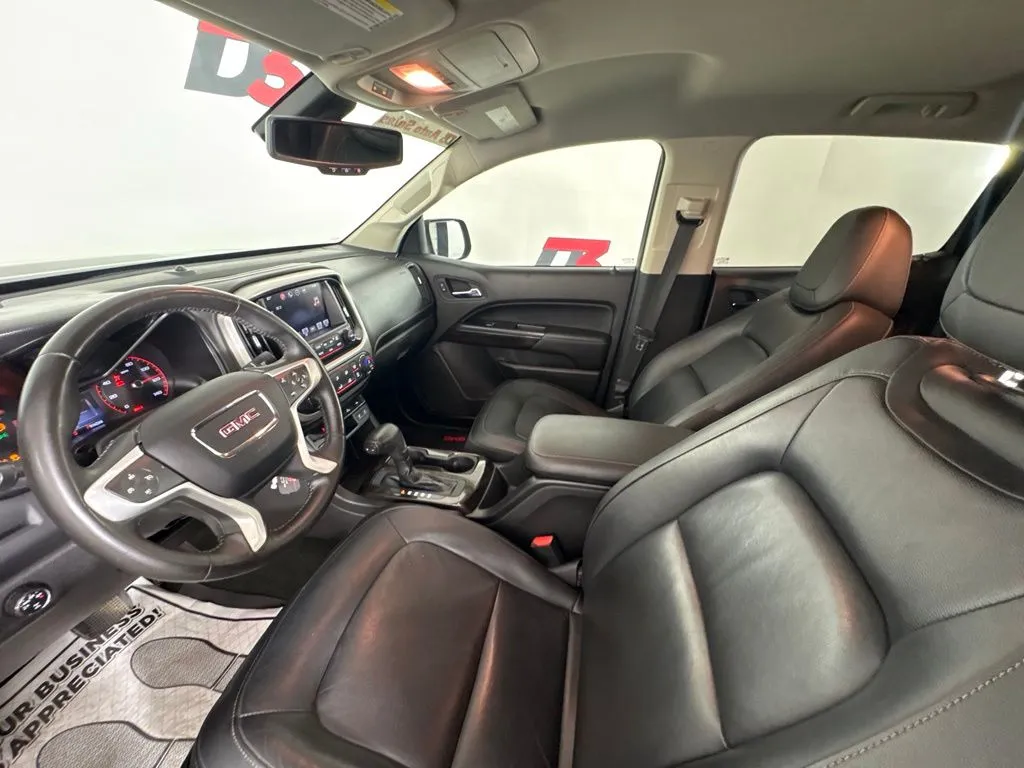 GMC Canyon photo 11