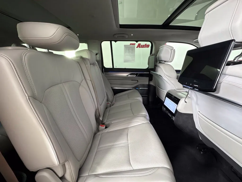 2023 Jeep Grand Wagoneer L Series I - Photo 49