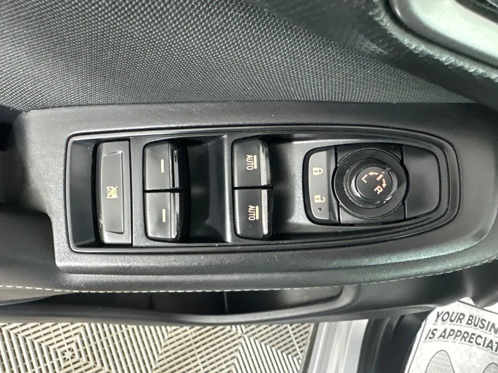 Subaru Forester photo 13