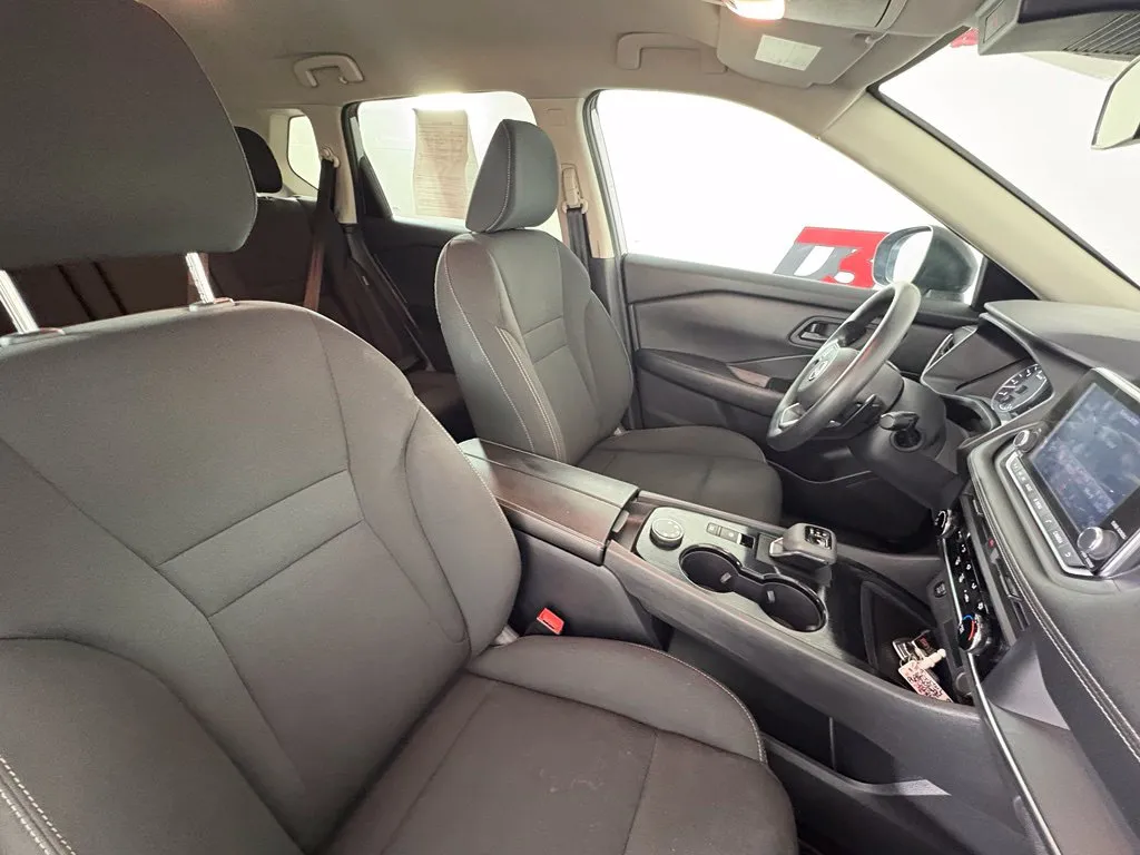 Nissan Rogue photo 29