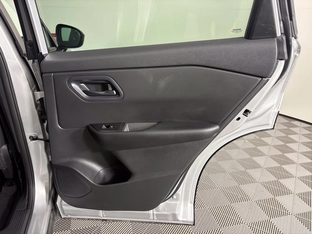 Nissan Rogue photo 39