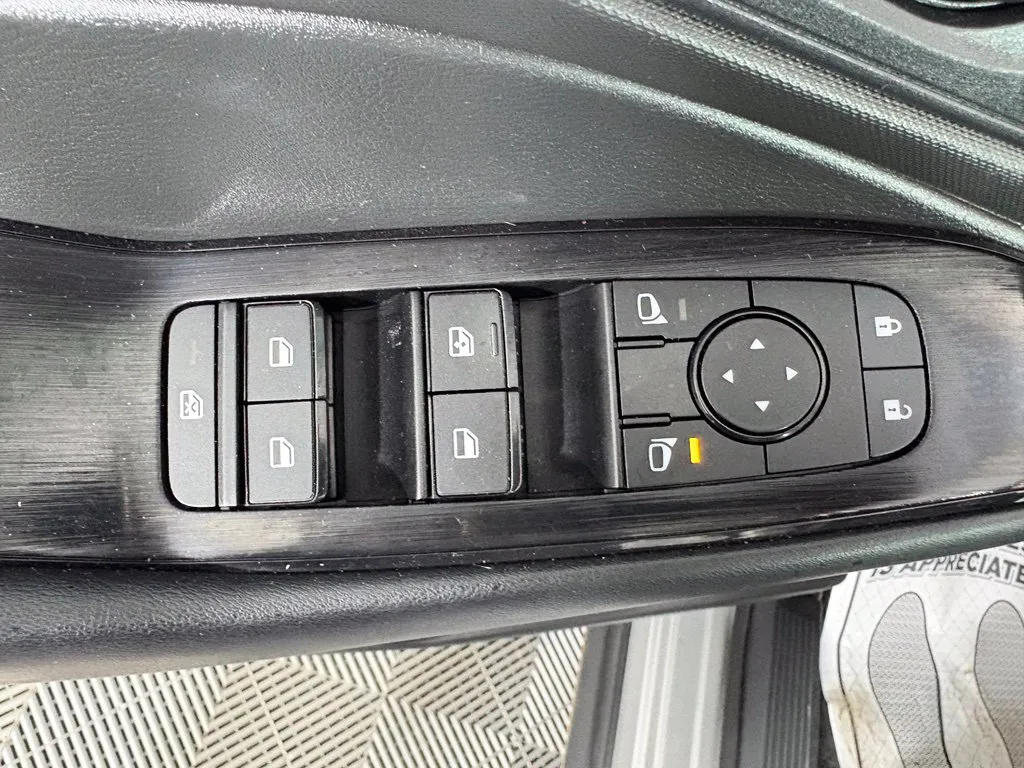 Nissan Rogue photo 13