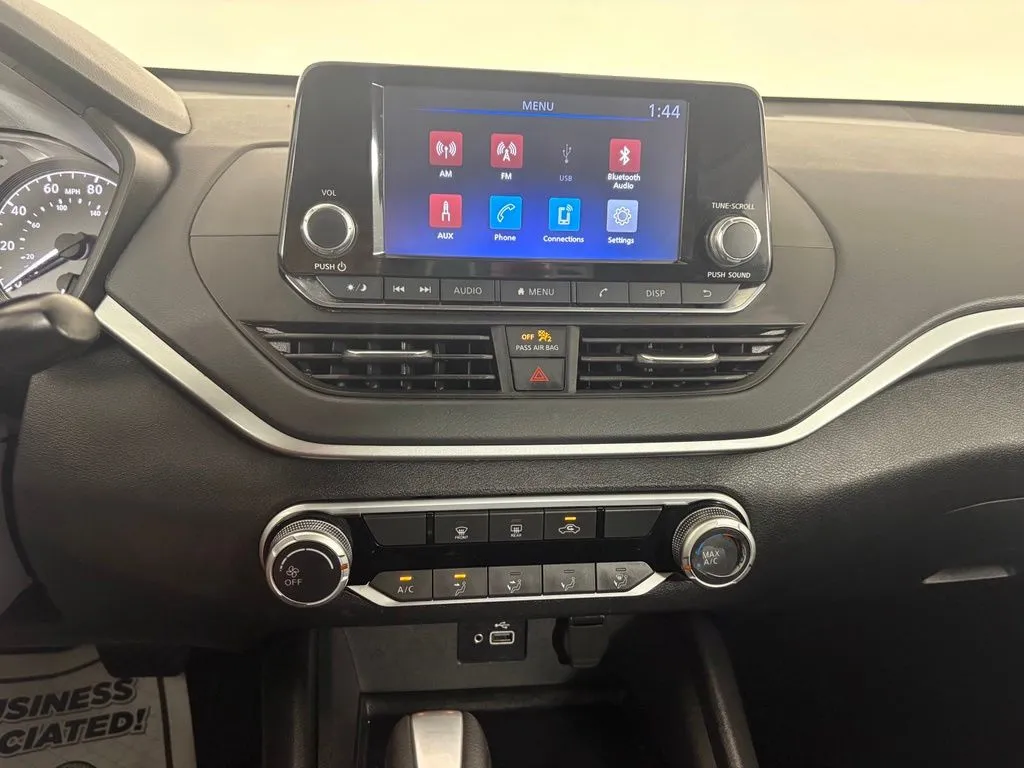 Nissan Altima photo 19