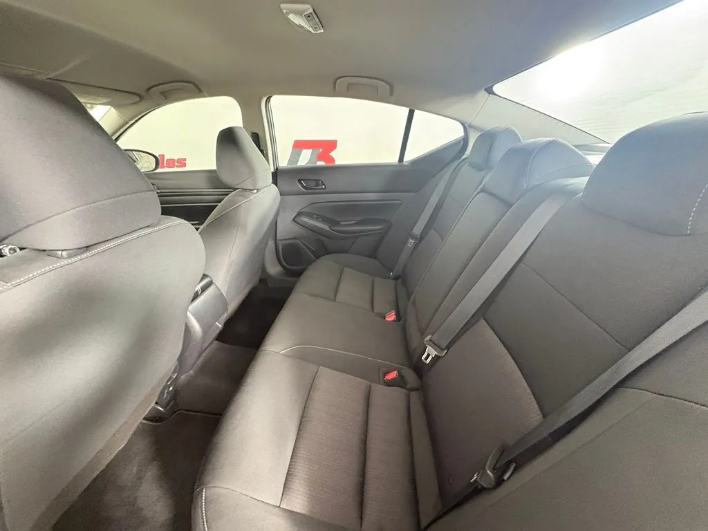 Nissan Altima photo 33