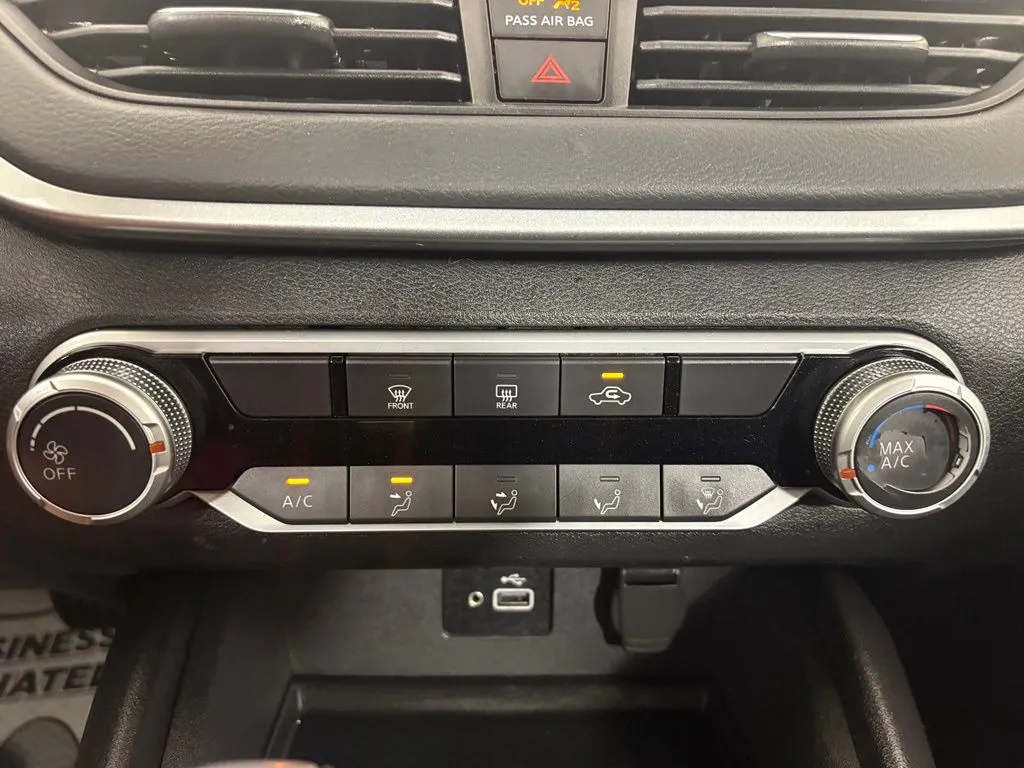 Nissan Altima photo 21