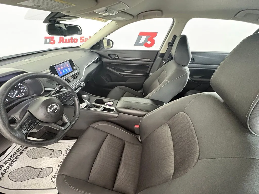 Nissan Altima photo 10