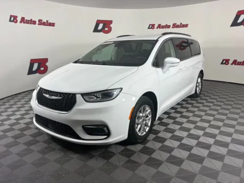 White 2022 Chrysler Pacifica Touring L for sale in Des Arc, AR
