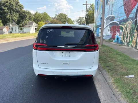 More photos of 2022 Chrysler Pacifica Touring L at D3 Auto Sales - Des Arc, AR, AR