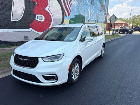Photos of 2022 Chrysler Pacifica Touring L for sale in Des Arc, AR at D3 Auto Sales - Des Arc, AR