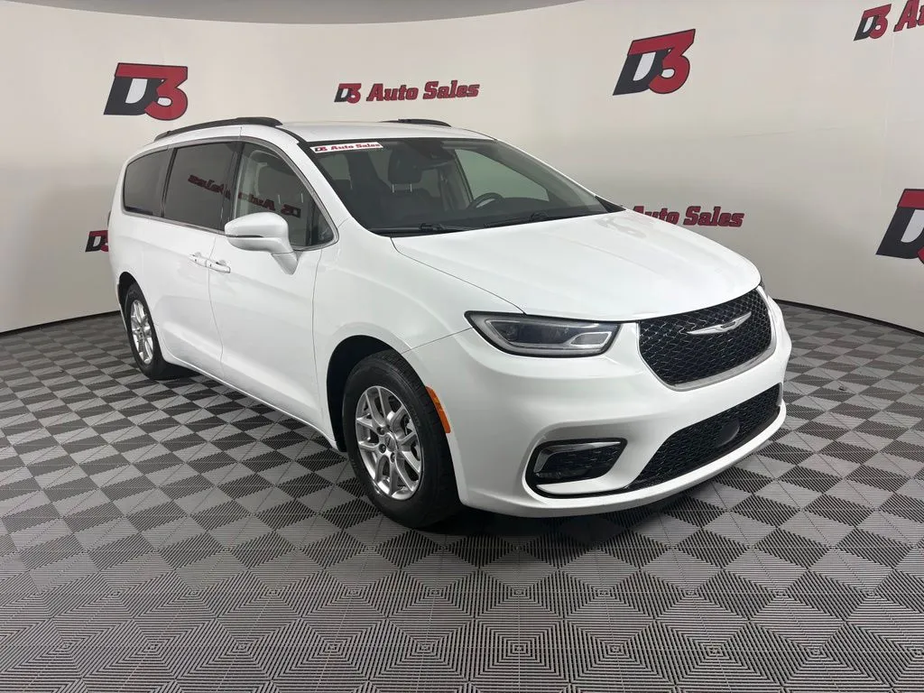 Chrysler Pacifica photo 8