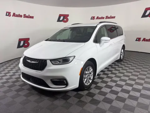 Photos of 2022 Chrysler Pacifica Touring L for sale in Des Arc, AR at D3 Auto Sales - Des Arc, AR