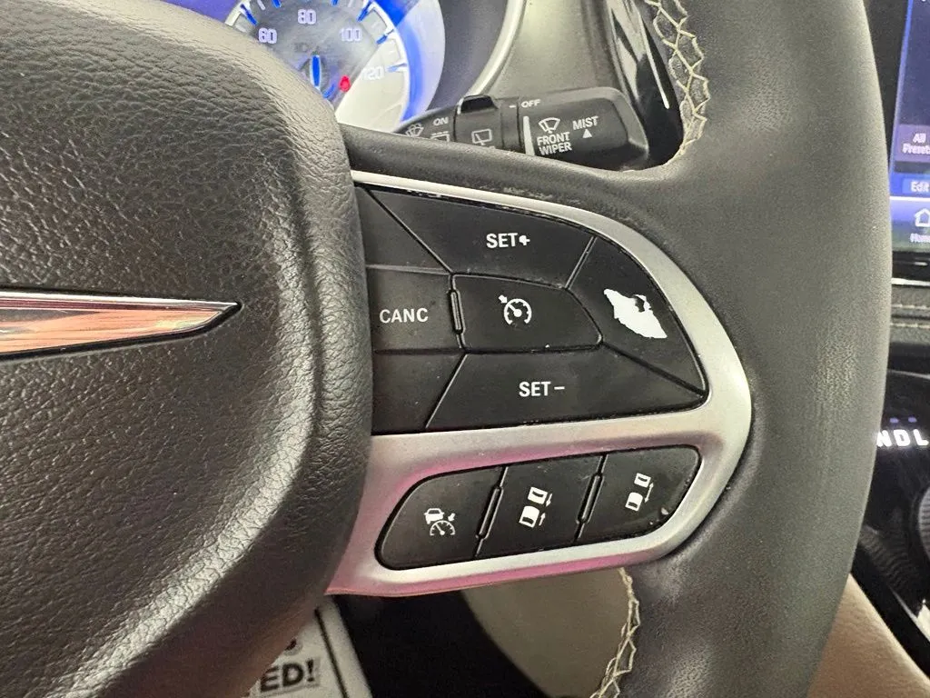 Chrysler Pacifica photo 19