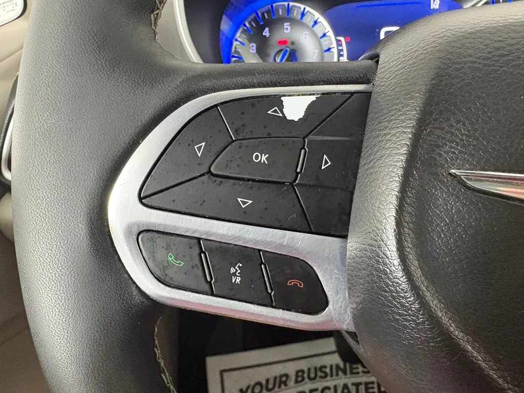 Chrysler Pacifica photo 18