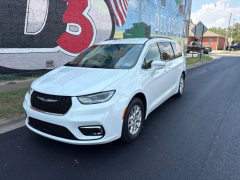White 2022 Chrysler Pacifica Touring L for sale in Des Arc, AR