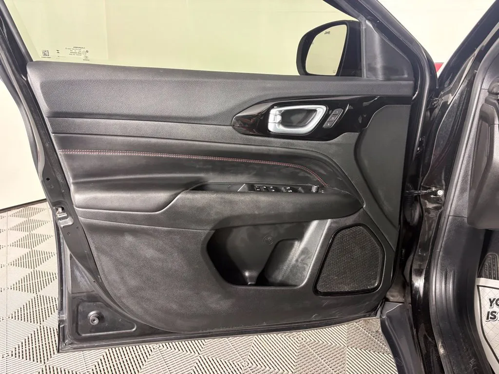 Jeep Compass photo 13